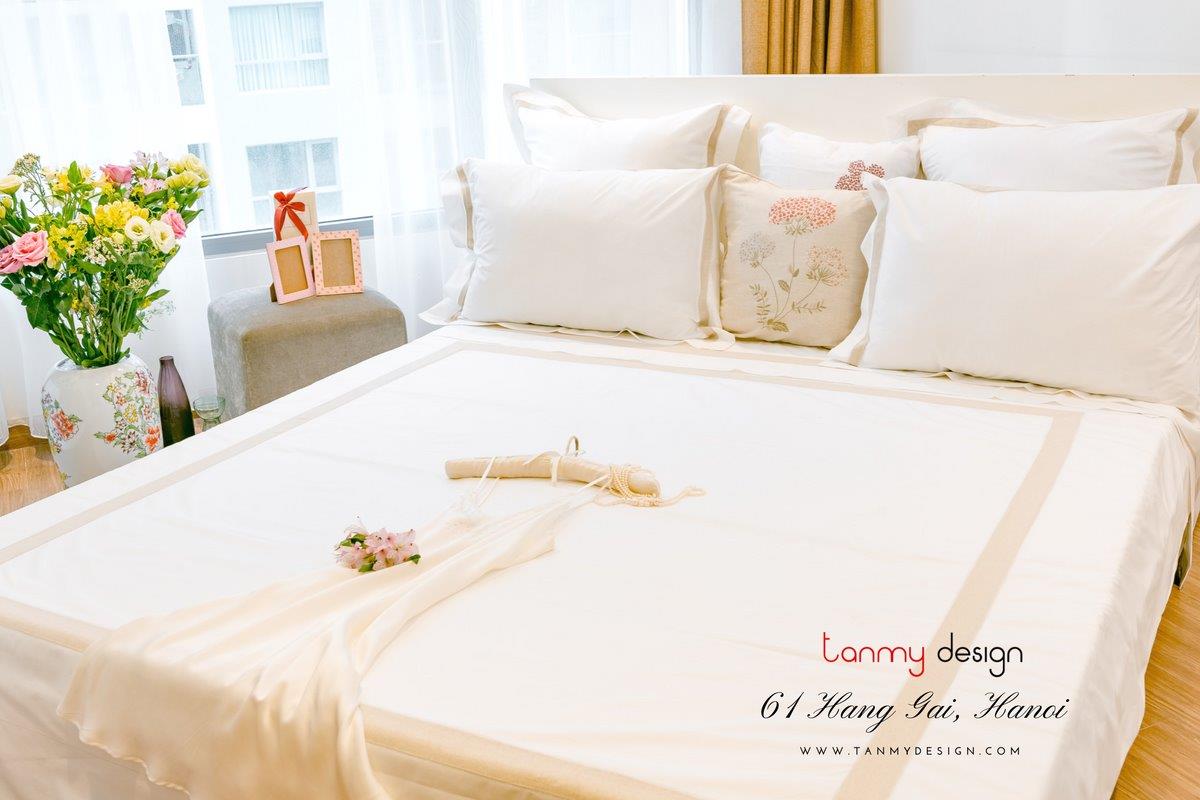 Queen size bed sheet with 2 pillowcases (50x70cm) linen patch